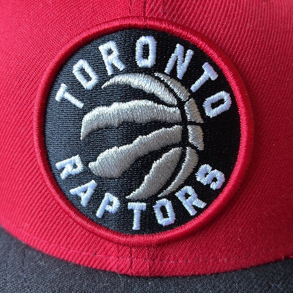 Toronto Raptors New Era hat - Picture 2 of 6